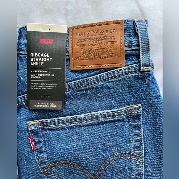 Levi’s RIBCAGE STRAIGHT ANKLE Jeans - Picture 5 of 10